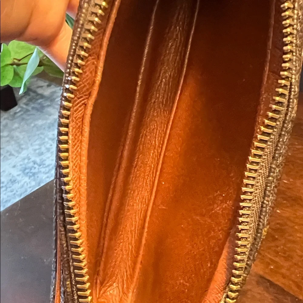 SOLD!!! Authentic Vintage Louis Vuitton Brown and Tan Monogram Clutch/Bag - Picture 9 of 17